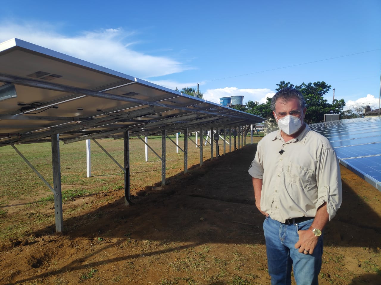 Projeto instala sistema de energia solar em residências de comunidades ribeirinhas na Amazônia