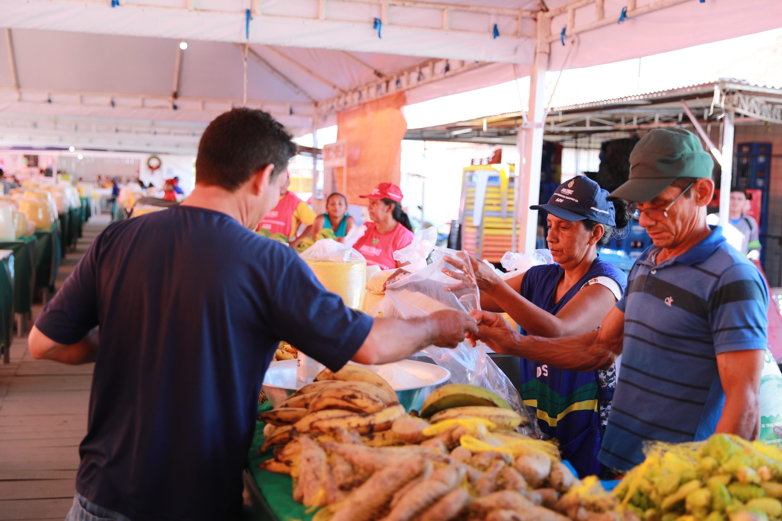 Feira de Produtos Regionais de Parintins é revitalizada