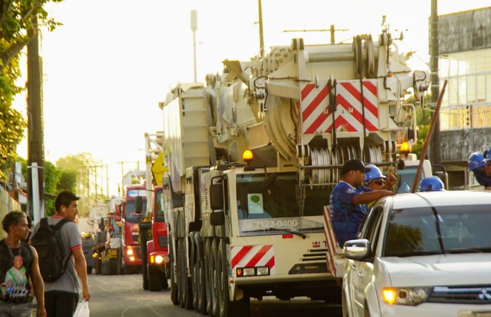 Guindaste de 500 toneladas vai trazer surpresas nas apresentações do Caprichoso