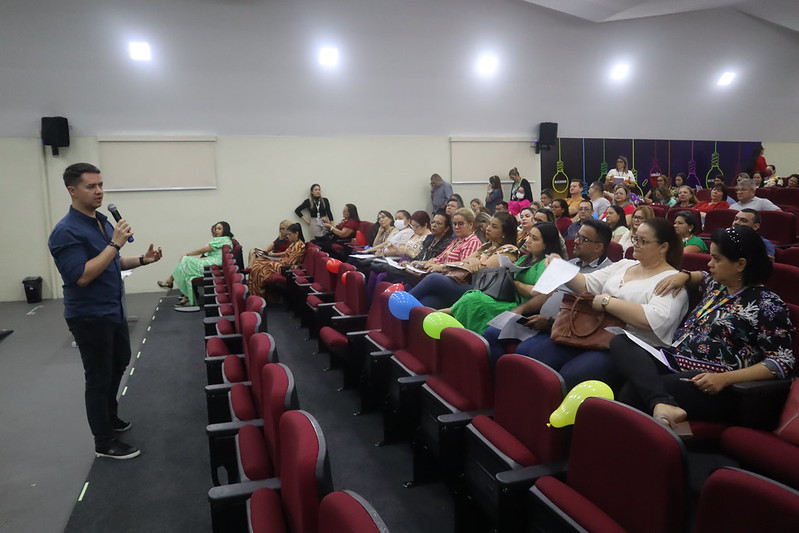 Prefeitura de Manaus capacita gestores e assessores das Divisões Distritais para o programa ‘Educação e Família’