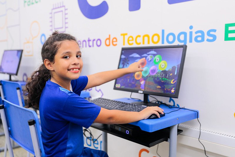 Prefeitura de Manaus inaugura escola Professor Paulo César, às margens do rio Negro