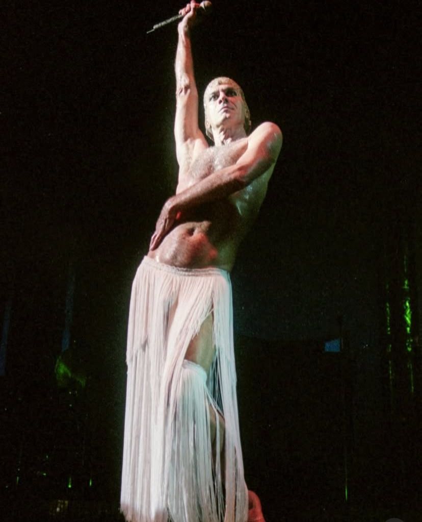 Ney Matogrosso desembarca em Manaus com o espetáculo Bloco de Rua