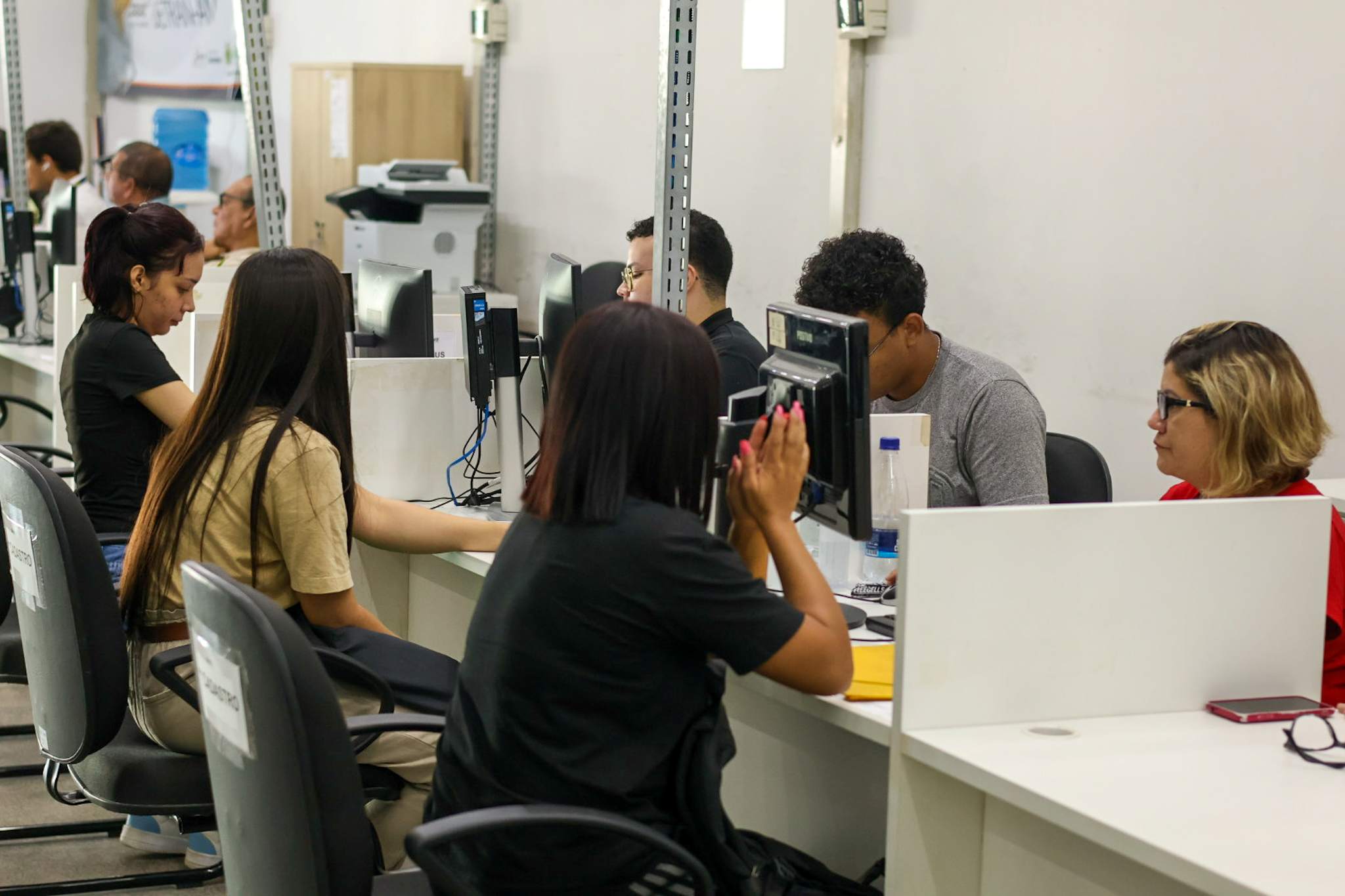 Sine Amazonas divulga 202 vagas de emprego para esta quinta-feira