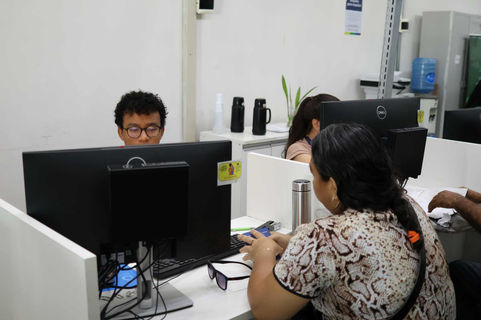 Sine Amazonas divulga 112 vagas de emprego para esta quinta-feira