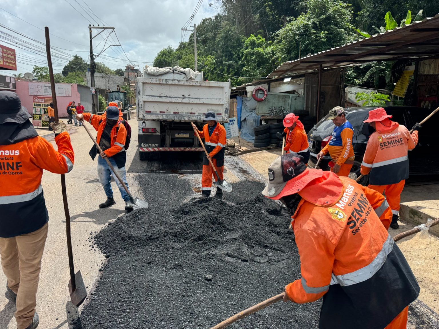 Ruas do bairro Tarumã recebem melhoria na mobilidade com serviços de recuperação asfáltica da prefeitura