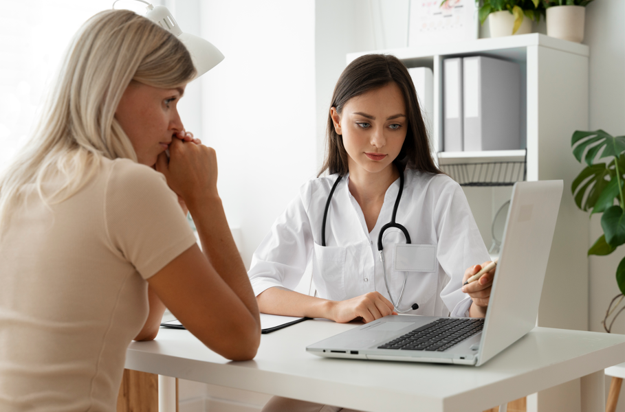 Fevereiro Roxo: como a fisioterapia ajuda no tratamento da fibromialgia