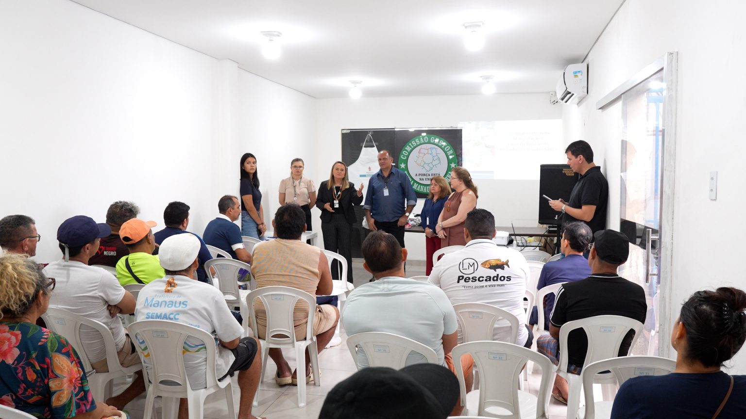 Visa Manaus promove capacitação sobre boas práticas sanitárias para comerciantes de pescado